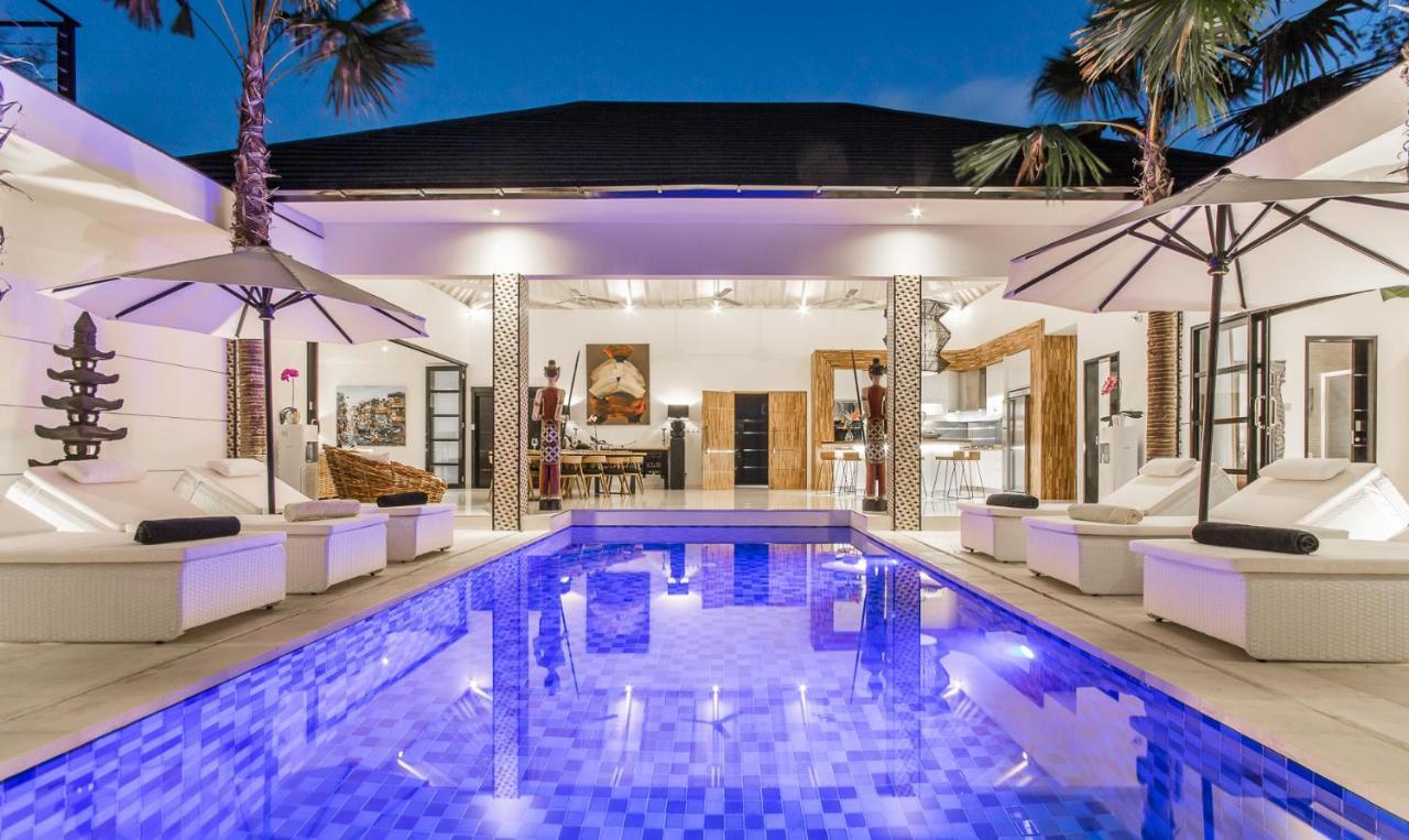 Lora Villa