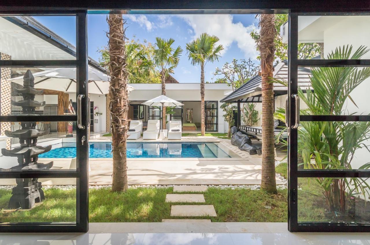 Lora Villa Seminyak (Bali)