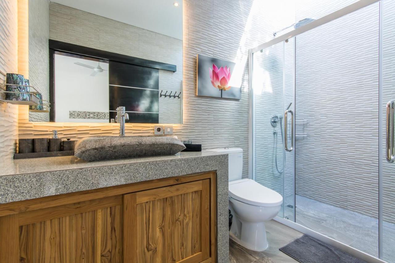 Lora Villa Seminyak (Bali)