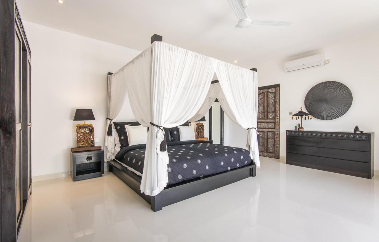 Lora * Seminyak (Bali)
