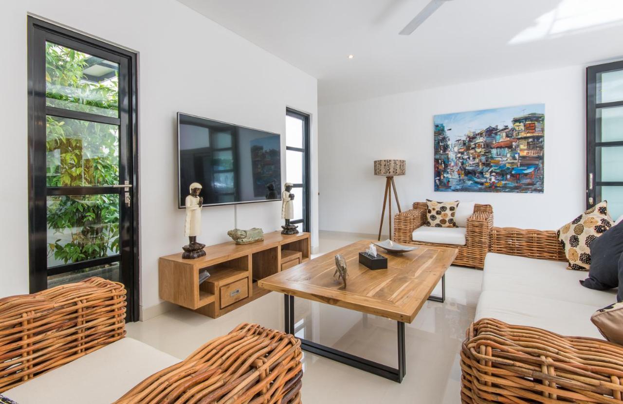 Lora Seminyak (Bali)