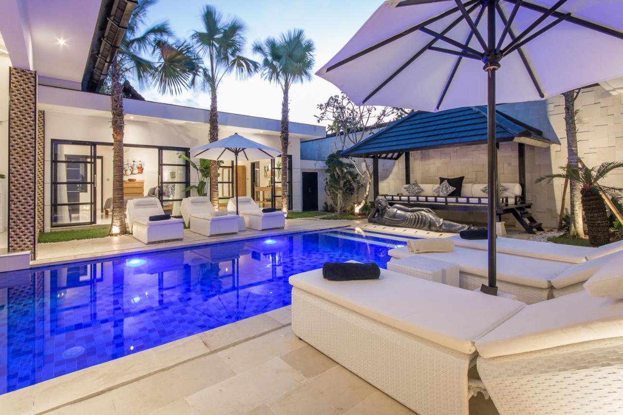 Lora Villa